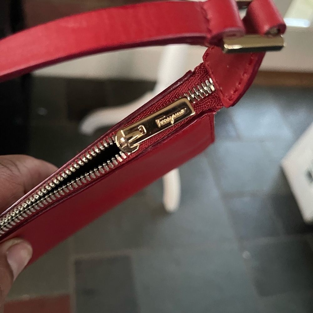 🔥 SALVATORE🔥 FERRAGAMO🔥Red 🔥Mini 🔥Bag 🔥Handbag - Picture 6 of 7